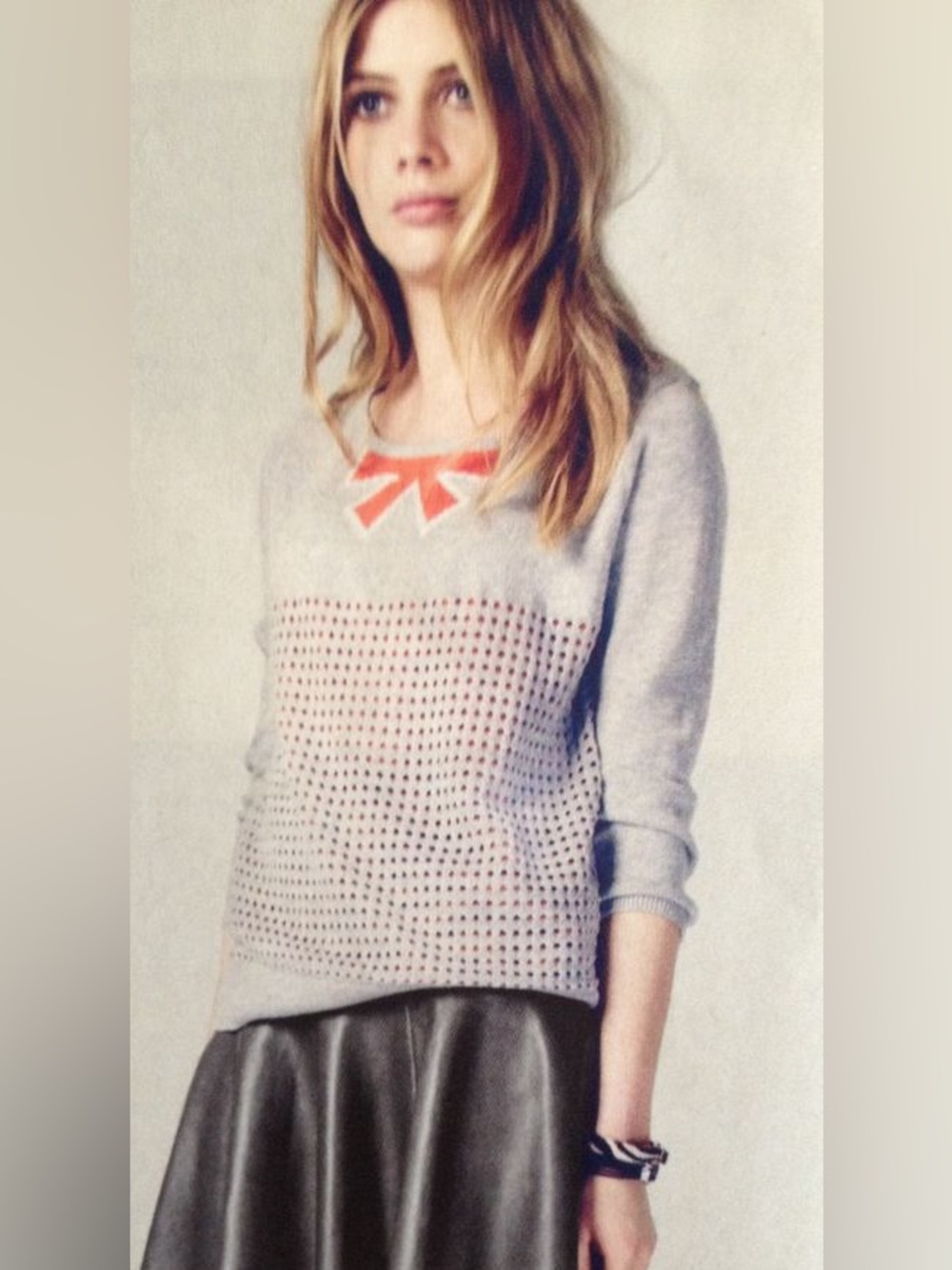 Hinge Lightweight Gray Intarsia Bow Sweater